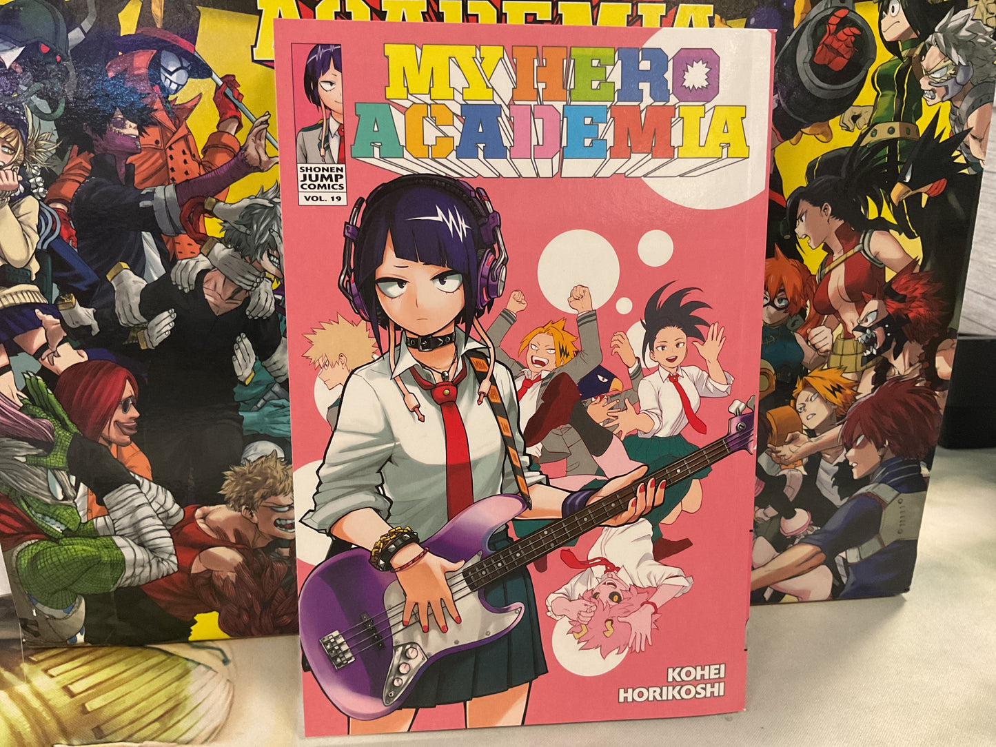 My Hero Academia Vol. 19