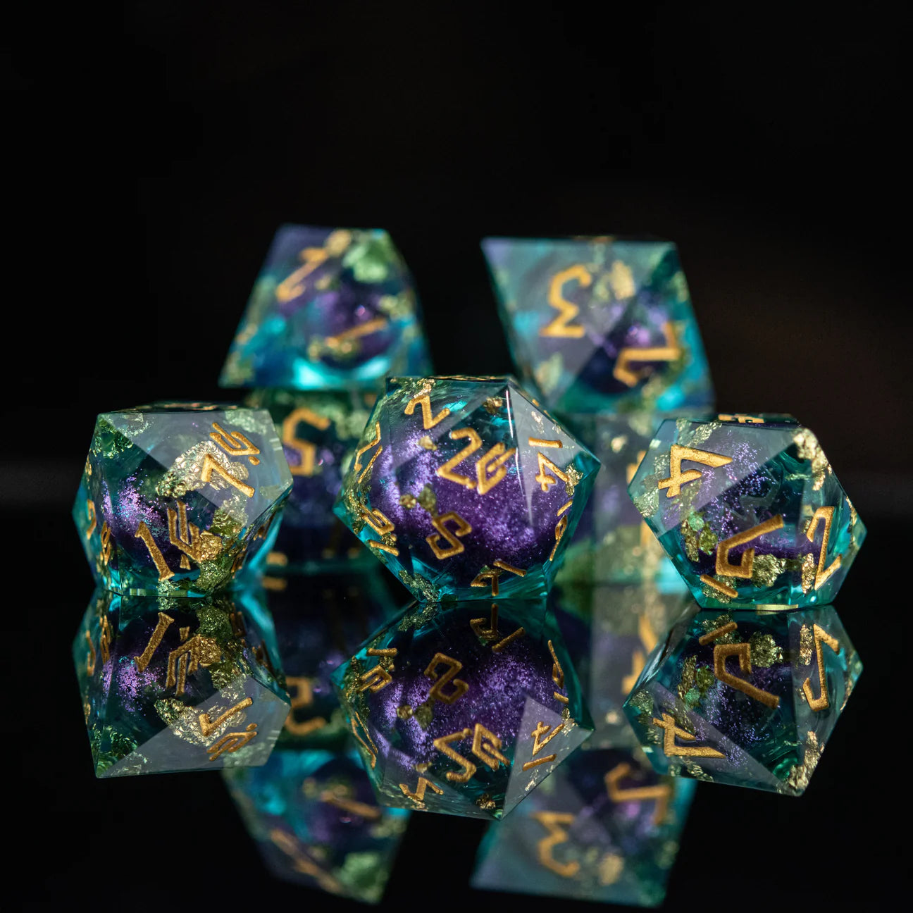 Misty Mountain- Siren's Treasure Liquid Core Dice Set