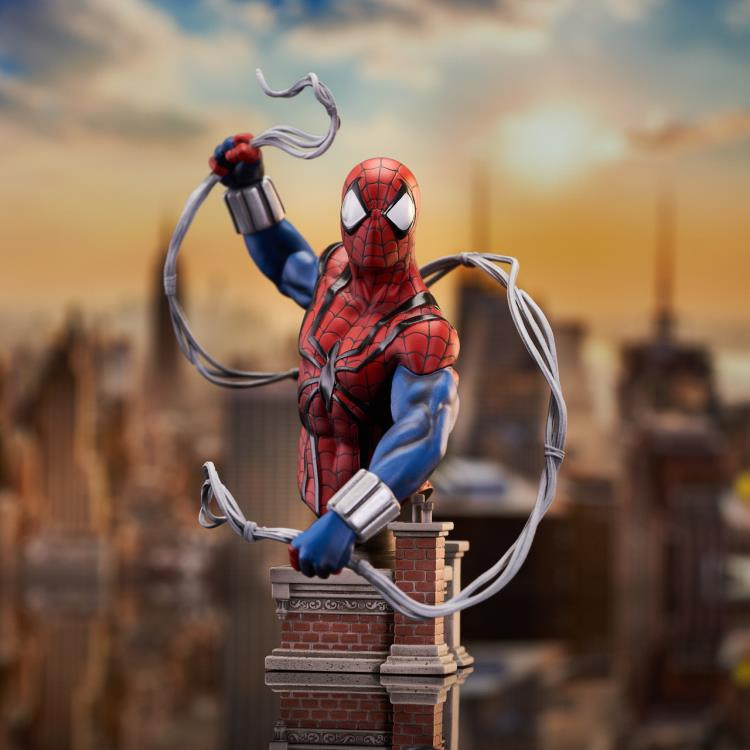 Diamond Select Toys - Marvel Spider-Man Ben Reilly 1/7 Scale Limited Edition Mini Bust